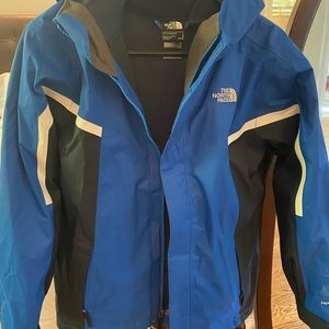 Northface boys triclimate jacket. Fleece inside- can be worn separate. Like new